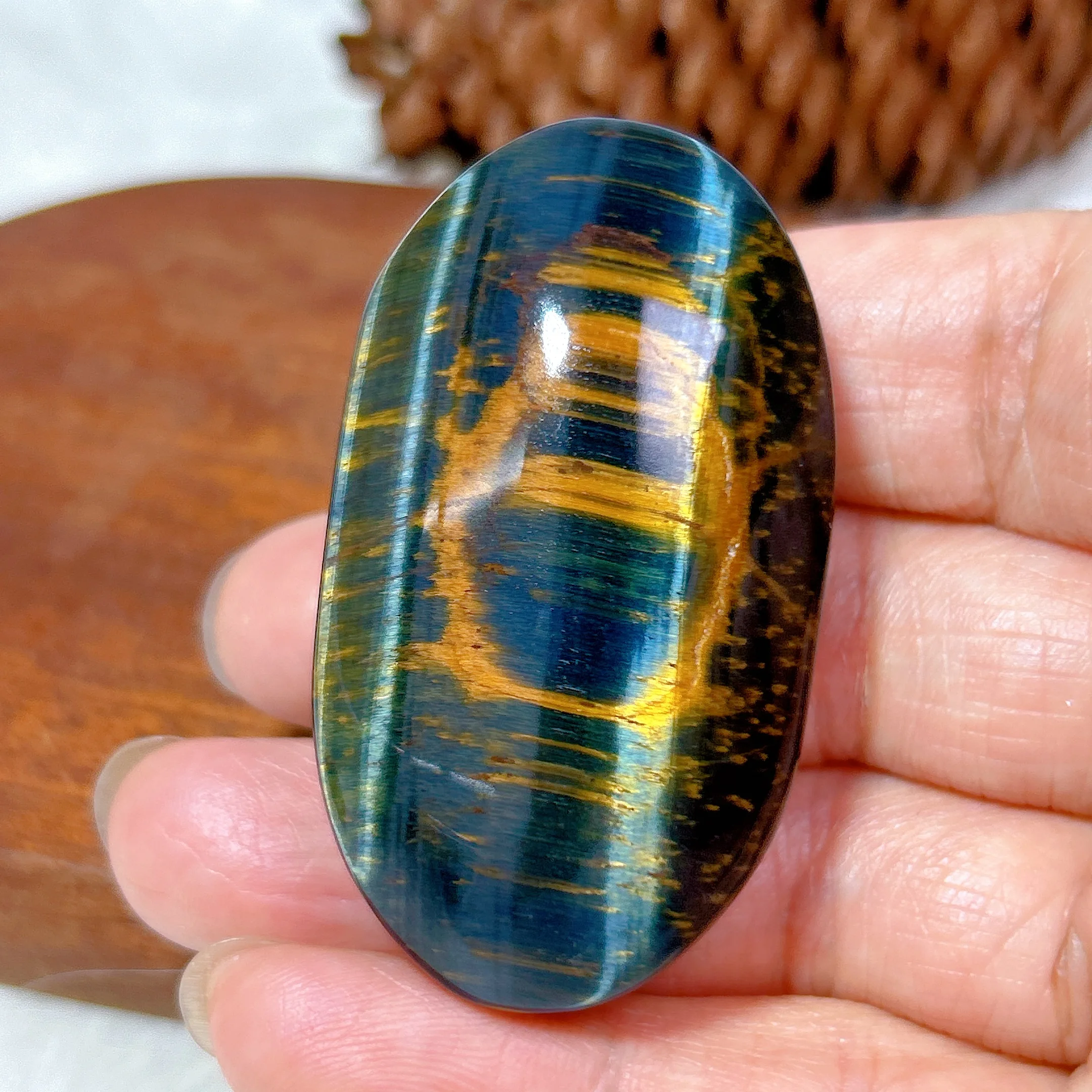 Natural Crystal Blue And Yellow Flashy Tiger Eye Palm Polished Energy Reiki Ornament Healing High Quality Home Decoration Gift