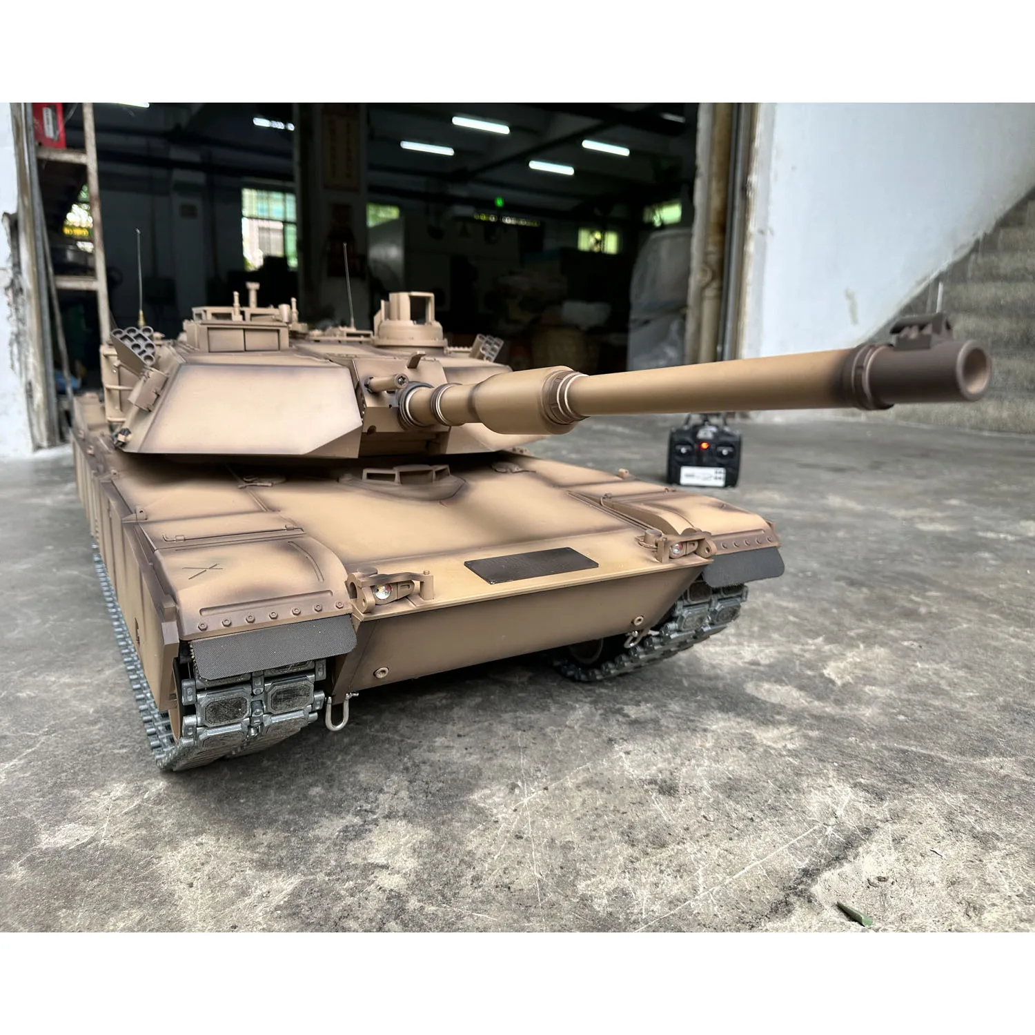 1/8スケール 1239MM ヘンロン フルメタル ラジコン戦車 3918 アメリカ M1A2 エイブラムス RTR 360度回転砲塔 回転式砲身 反動昇降機能付き