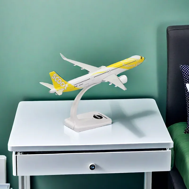 2024 1:200 Scale A321NEO SCOOT Airlines Collectible ABS Plastic Airplane Model Toy Perfect for Aviation Enthusiasts & Kids Alike