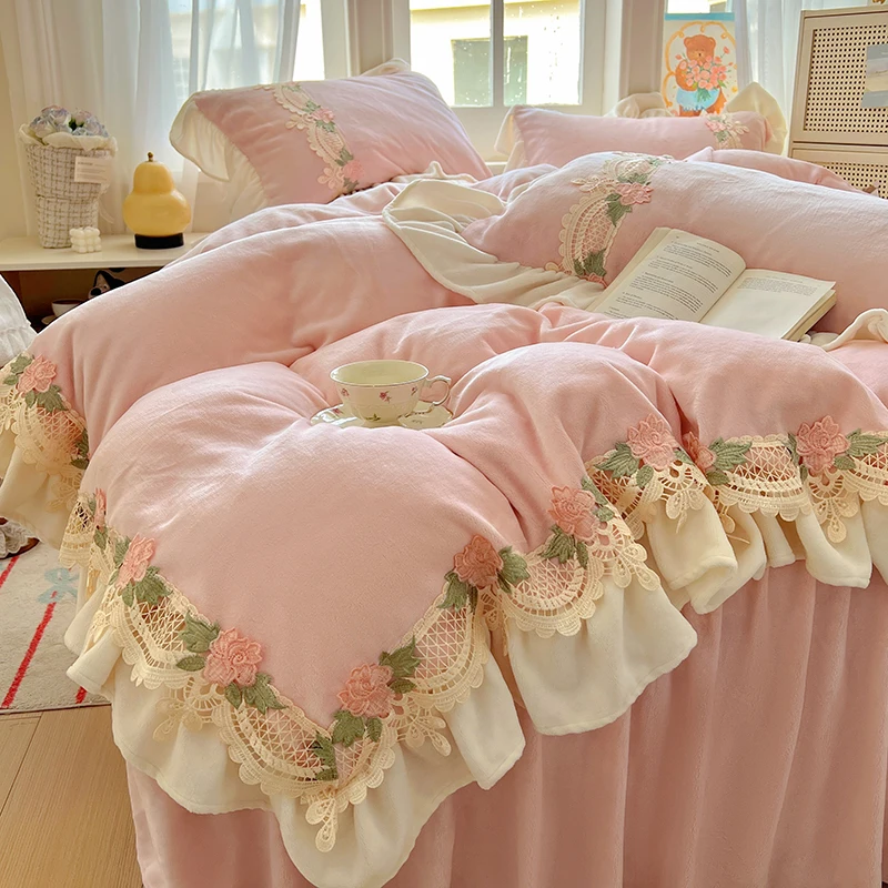 

Pink Flowers Lace Ruffles Princess Wedding Bedding Set Warm Velvet Duvet Cover Bed Sheet/Bed Skirt/Fitted Sheet Pillowcases 4Pcs