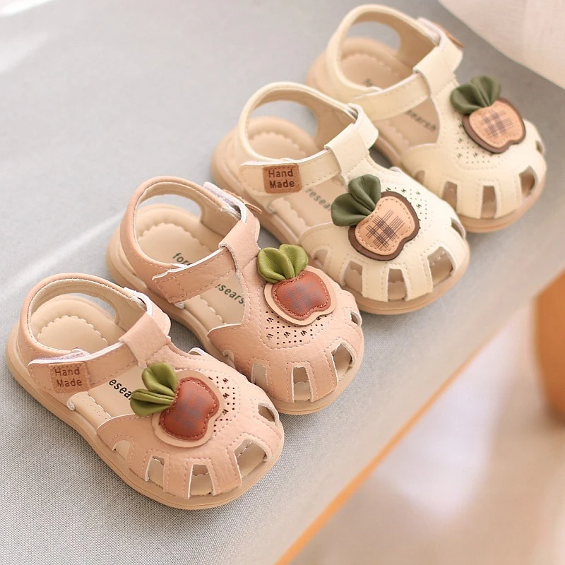 

Модные детские сандалии для девочек 2026 года, летние новые комфортные нескользящие пляжные туфли для детей, милые универсальные сандалии для девочек