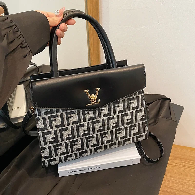 

Fashion Women's Bag 2025 New Trend Texture Women's Portable Casual Printing Shoulder Crossbody Tote Bag