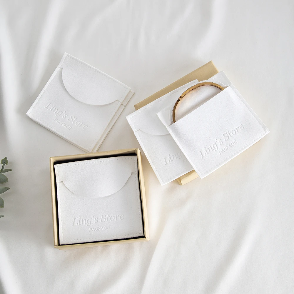 50pcs Custom Logo Microfiber Jewelry Velvet Bag Present Envelope Pouches for Necklace Rings Newborn Wedding Party Gift Packaging
