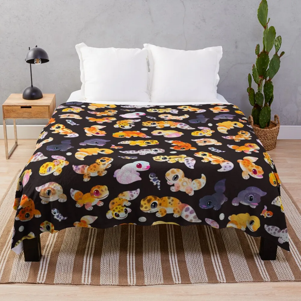 

Leopard gecko - dark Throw Blanket