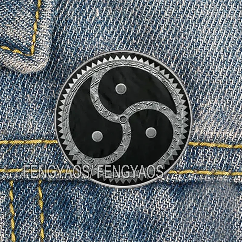Stainless Steel Bdsm Triskelion Men Brooch Black Color Fifty Shades of Grey Badge Fashion Jewellery Clothes Backpack Accessory