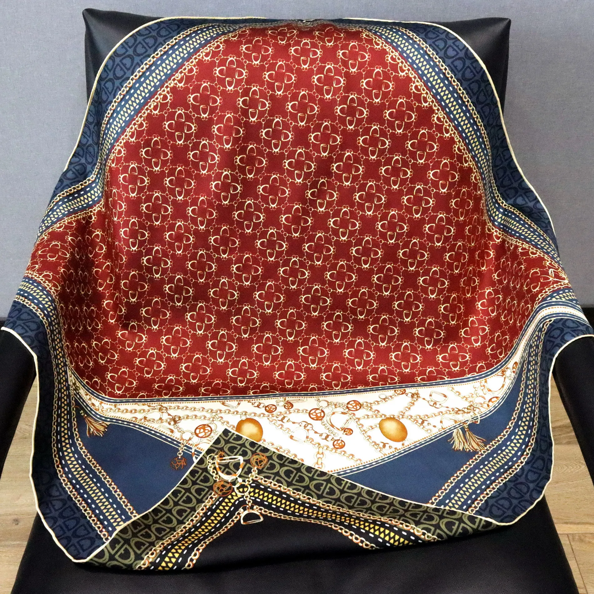 

Элегантный женский шелковый платок-шарф премиум-класса с узором в виде подковы, двусторонним принтом, из твила 18 мм, с ручной подгибкой края