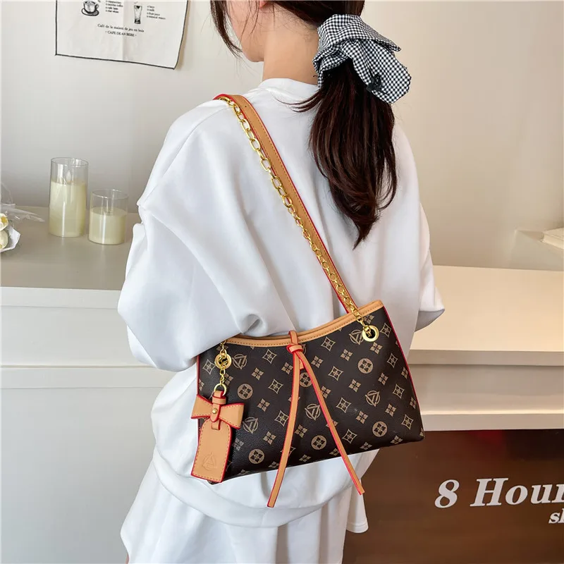

Unique High-End Minimalist Elegant Leather Classic Bag for Business Women with Tote Option