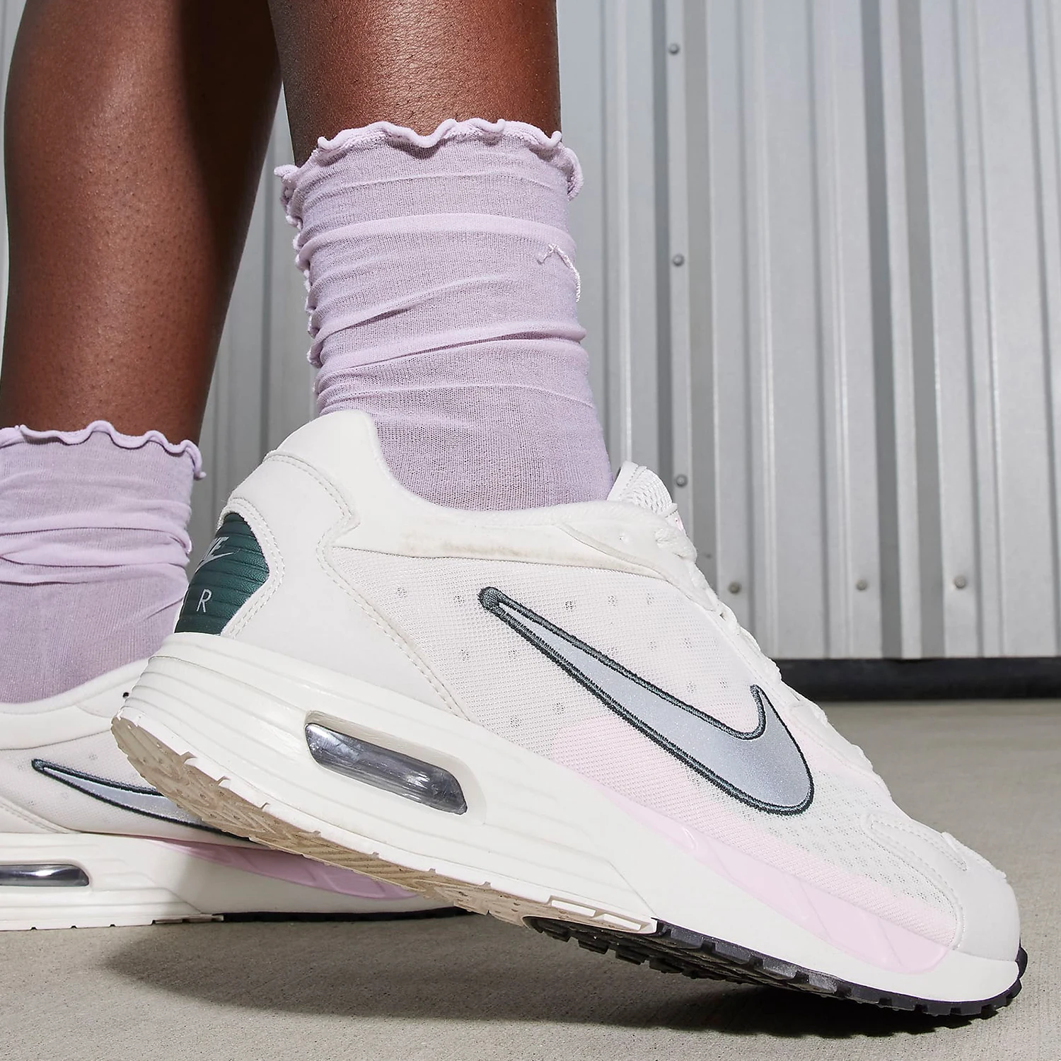 

Nike genuine AIR MAX SOLO Women's Breathable Casual Sneakers FN0784-006