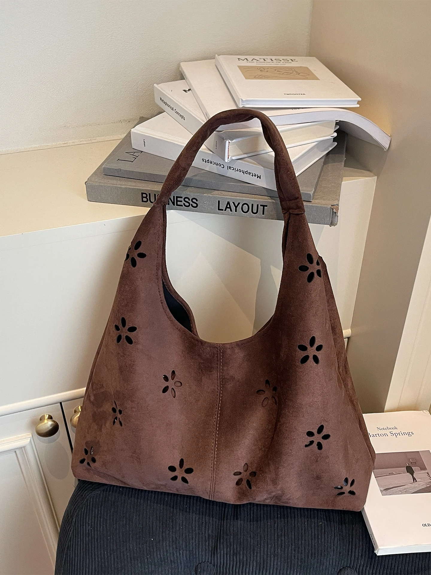 

Black Hollow Out Composite Bag for Women 2025 New Retro Suede Shoulder Pack Fashion Large Capacity Commuting Tote Bags