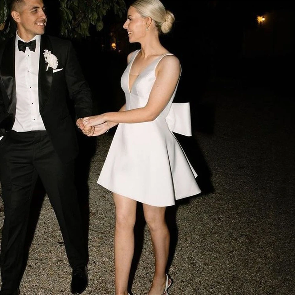 Maßgeschneidertes 2025, Tank mit V-Ausschnitt über dem Knie, große Fliege, A-Linie, schlichtes, rückenfreies Satin-Abendkleid, Partykleid, formelles Abschlussballkleid