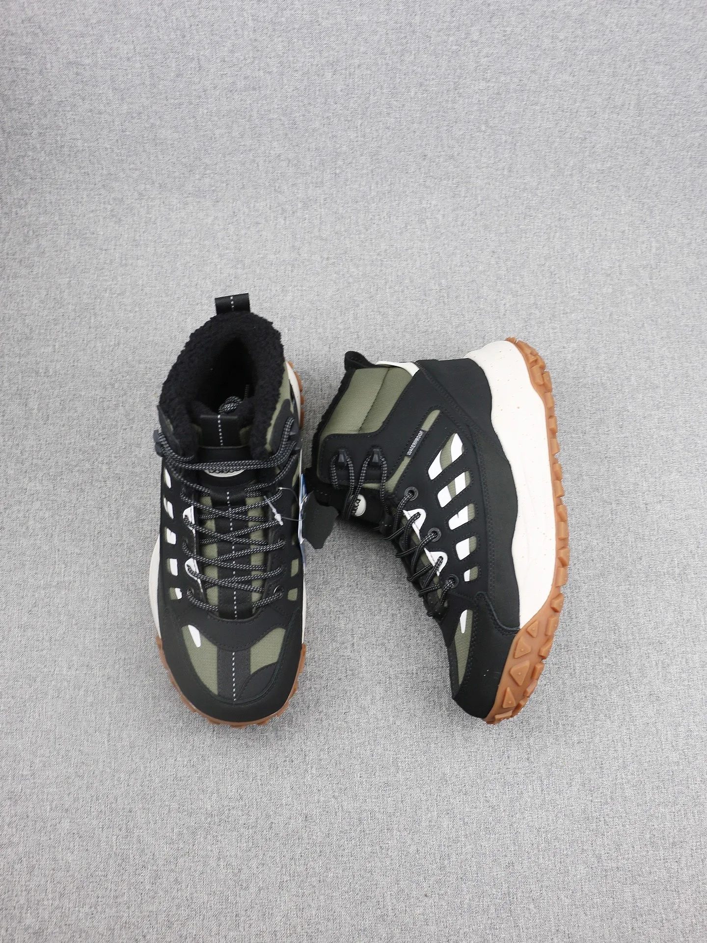 حار جديد وصول في الهواء الطلق المضادة للانزلاق دائم قسط أحذية المشي متعددة الوظائف أحذية المشي عارضة الأحذية