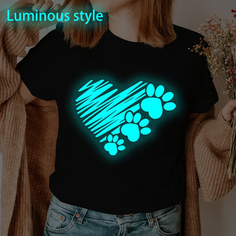 

New Heart And Paw Print T Shirts Vintage Animal Dog Or Cat Paw Pattern Streetwear Women Short Sleeve Luminous Style Men T-shirts