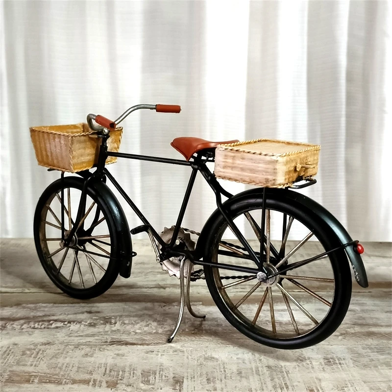 Imagem -03 - Vintage Ferro Arte Cesta Bicicleta Handmade Metal Newsboy Miniatura Ornamento Modelo de Bicicleta Home Decor Coleção Tempo Dom Artesanato