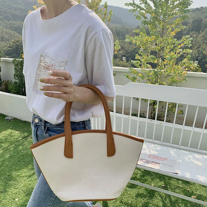 Handheld Canvas Bag For Women 2023 Summer New Canvas Large Capacity Fashion Bucket Bag Seaside Tourism Buckle Tote Bag