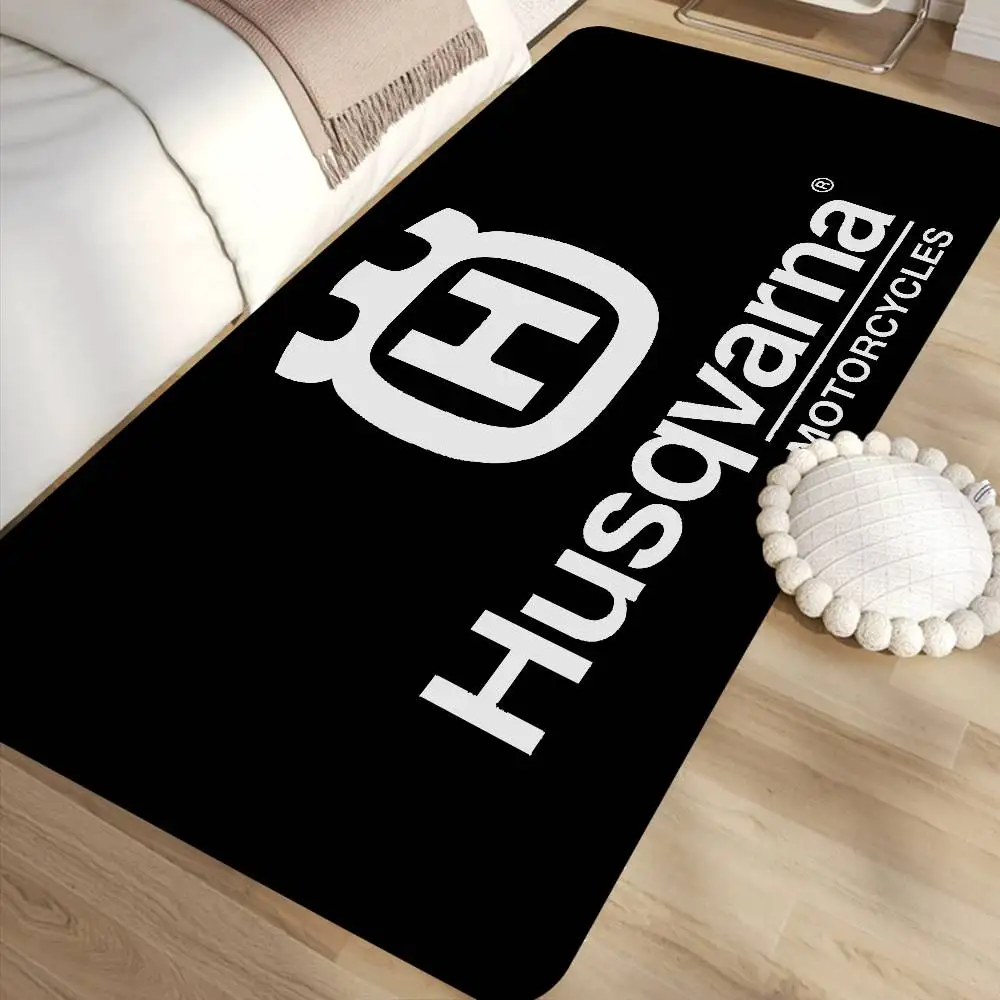 H-Husqvarna Logo Floor Mat Cheaper Anti-slip Modern Living Room Balcony Printed Bedside Mats