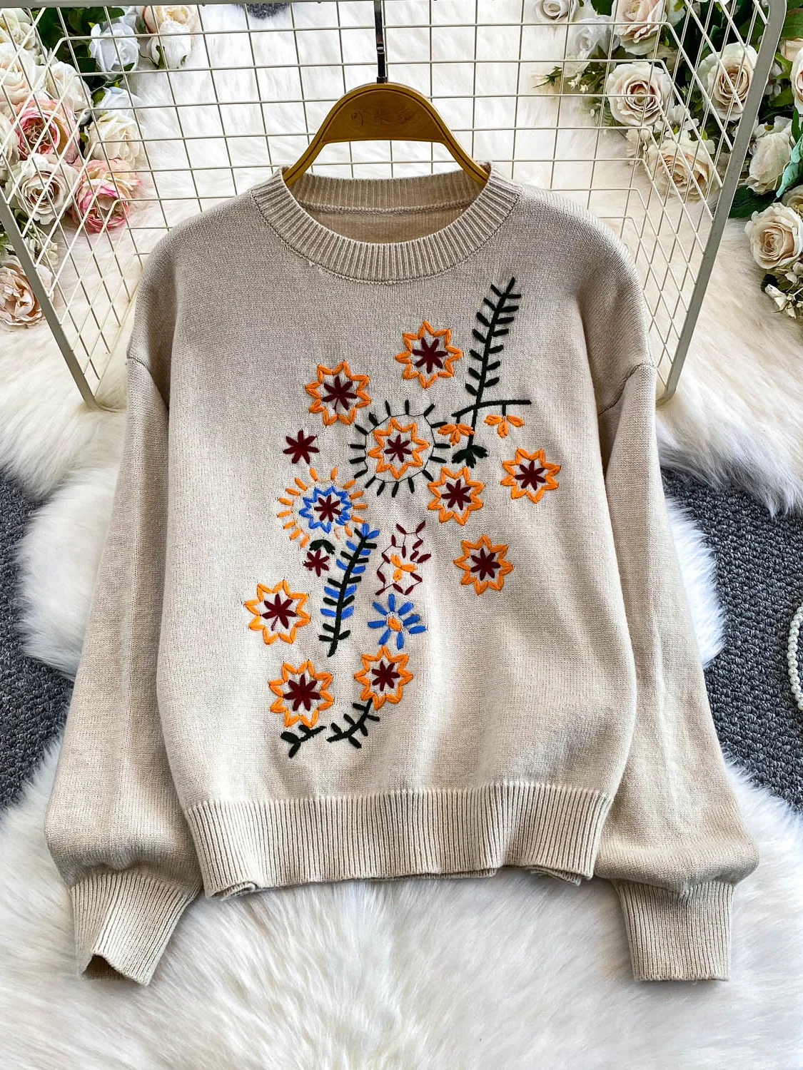 

Осень-зима, новый круглый свитшот с тяжелой вышивкой и цветочным принтом, женский супер красивый свободный вязаный топ небольшого размера