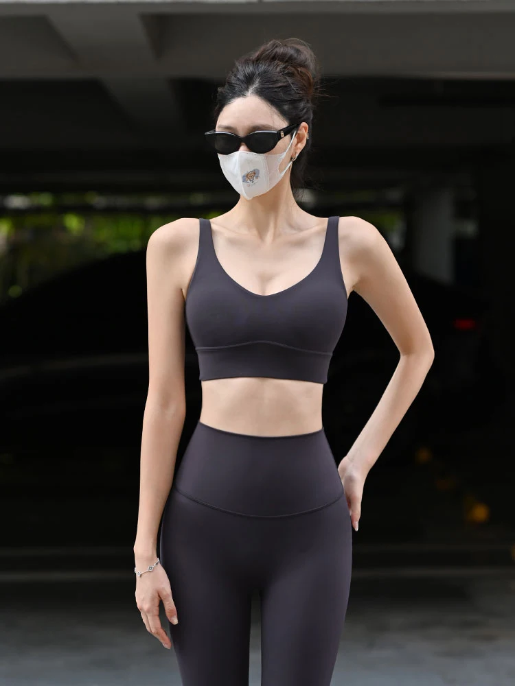 

Hot Sale Women's Wide Hemline Tight Yoga Bra Shockproof Quick Dry Breathable comfort Push-up Running Leisure Fitness Sports Vest
