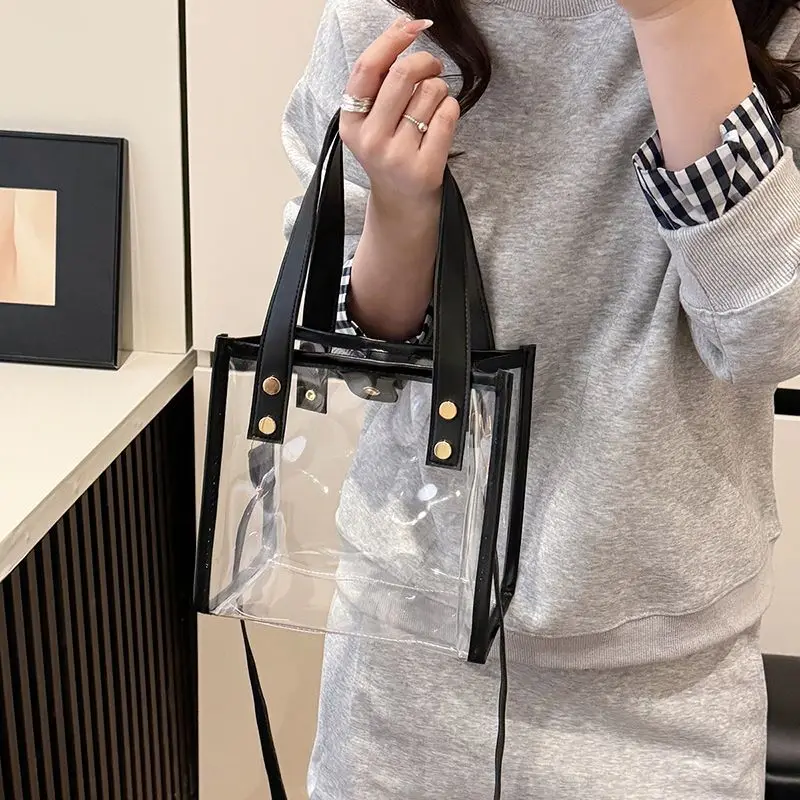 กระเป๋าเยลลี่ใส PVC ยอดนิยมสำหรับฤดูร้อน ดีไซน์ต่อผ้ากันน้ำ กระเป๋าถือผู้หญิงสุดเก๋