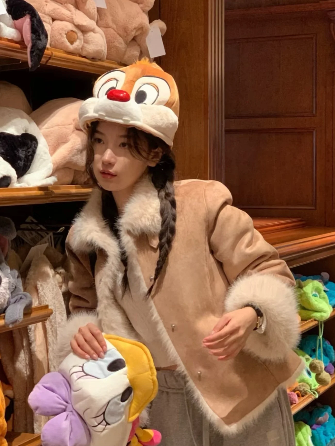 

Женская утепленная куртка-барнет в ретро-стиле из меха и кожи с воротником-стойкой на одной пуговице, с длинными рукавами, новинка зимы