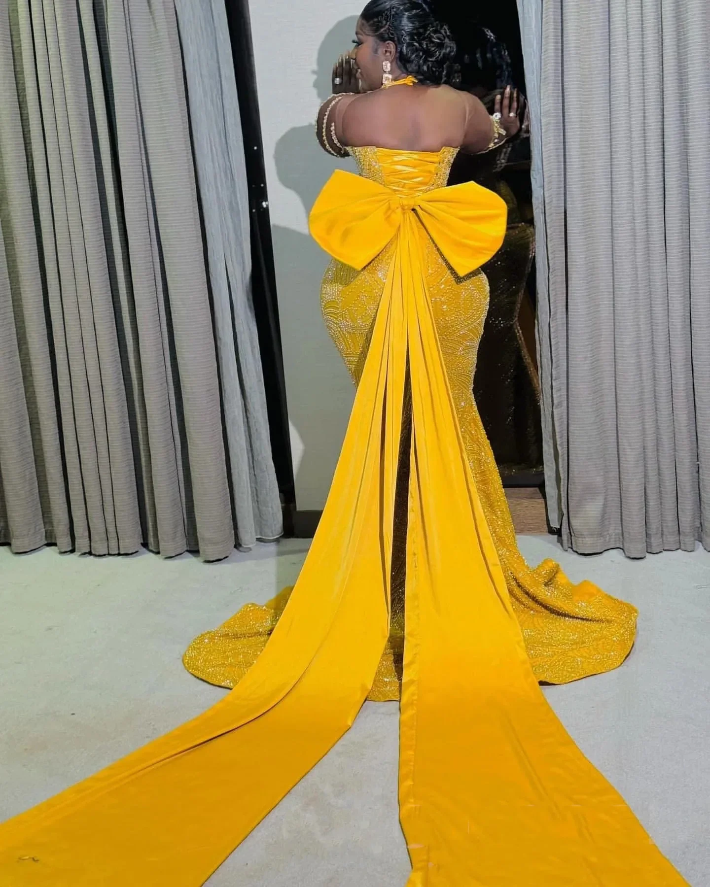 Splendido e lucido abito da ballo a sirena giallo Occasioni speciali Abito da sera formale con fiocco a maniche lunghe taglie forti Personalizzato