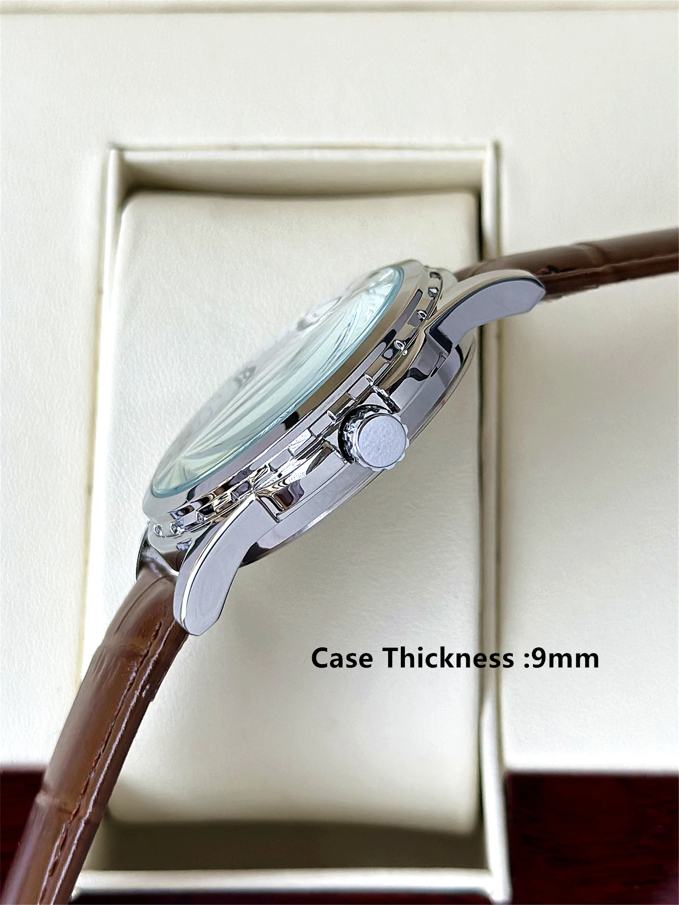 Thumbnail 2 - #10 Low Price Slim Quartz Watches Deals