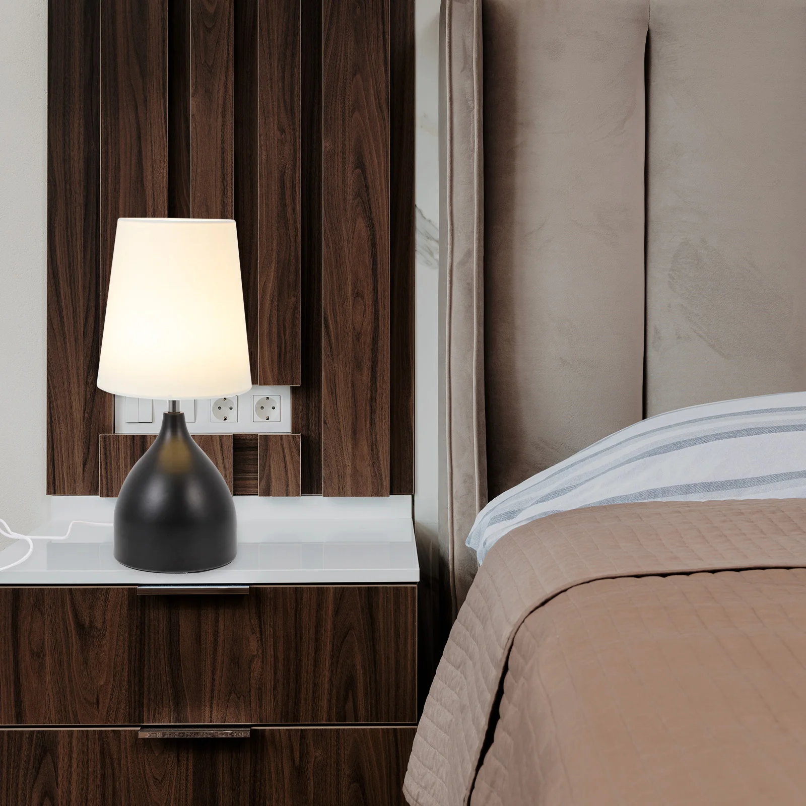 1 قطعة اللمس يعتم ضوء الليل الحديثة USB الجدول مصباح غرفة نوم السرير ديكور دافئ رومانسي ضوء توفير الطاقة تصميم بسيط