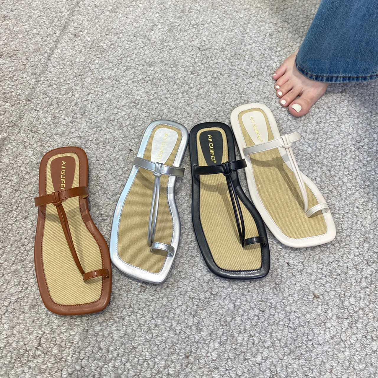 

Women's Wide Width Flat Sandals Flip Flop Slides Casual Cross Band Thong Slide Flat Sandals For Summer Beach Walking