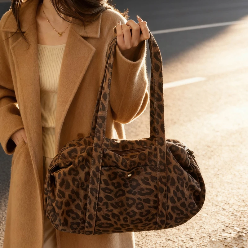 Leopardenmuster-Tragetasche für Damen, große Canvas-Umhängetasche, vielseitige Crossbody-Handtasche, Damen-Shopper-Tasche für Reisen, Arbeit und Alltag. – Detail 5
