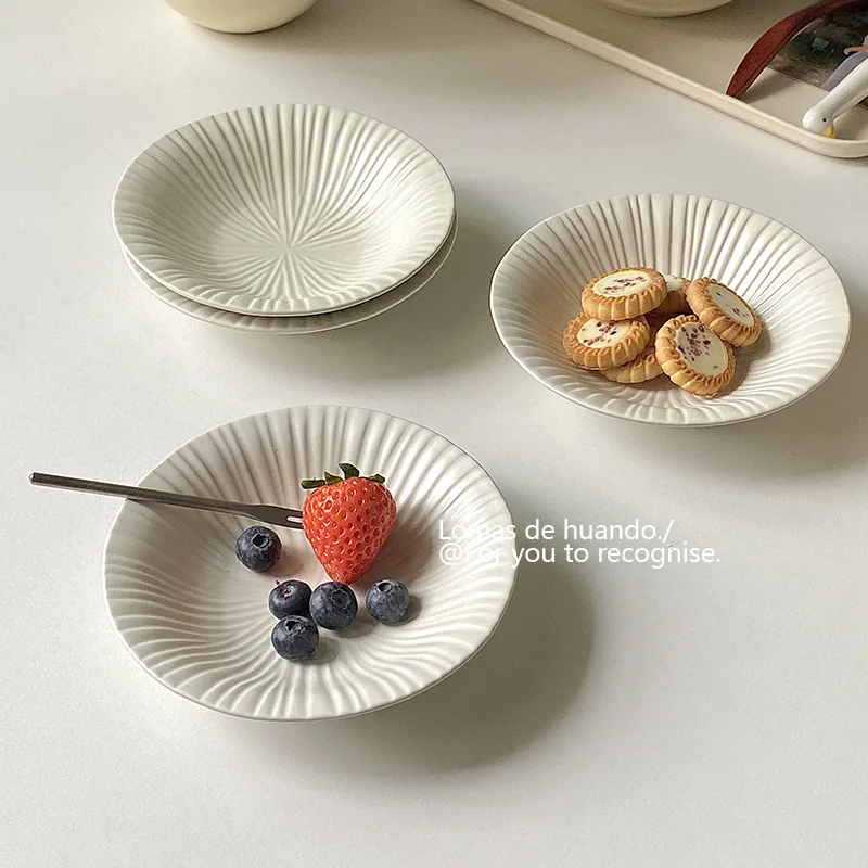 

French Style White Embossed Shallow Bowl, Vertical Textured Ceramic Bowl, INS Style Tableware for Yogurt, Desserts & Cakes