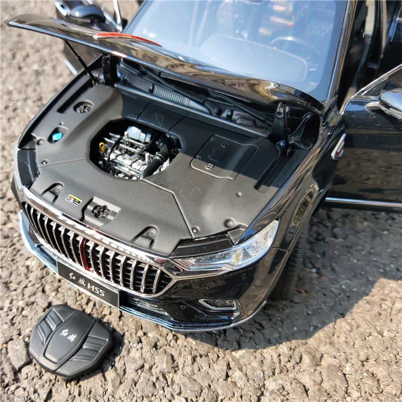 1/18 HONGQI HS5 SUV Paduan Model Mobil Diecast Logam Kendaraan Off-Road Model Mobil Simulasi Tinggi Koleksi Mainan Anak Hadiah Dekorasi
