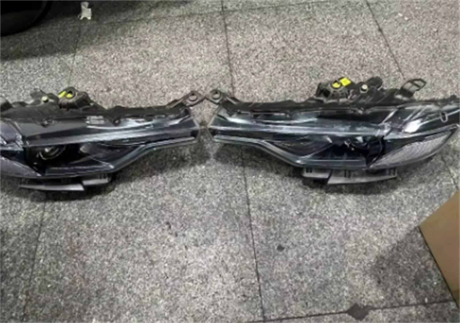 Car Front Headlight HeadLamp for Maserati Levante DRL Daytime Running Light Turn Signal