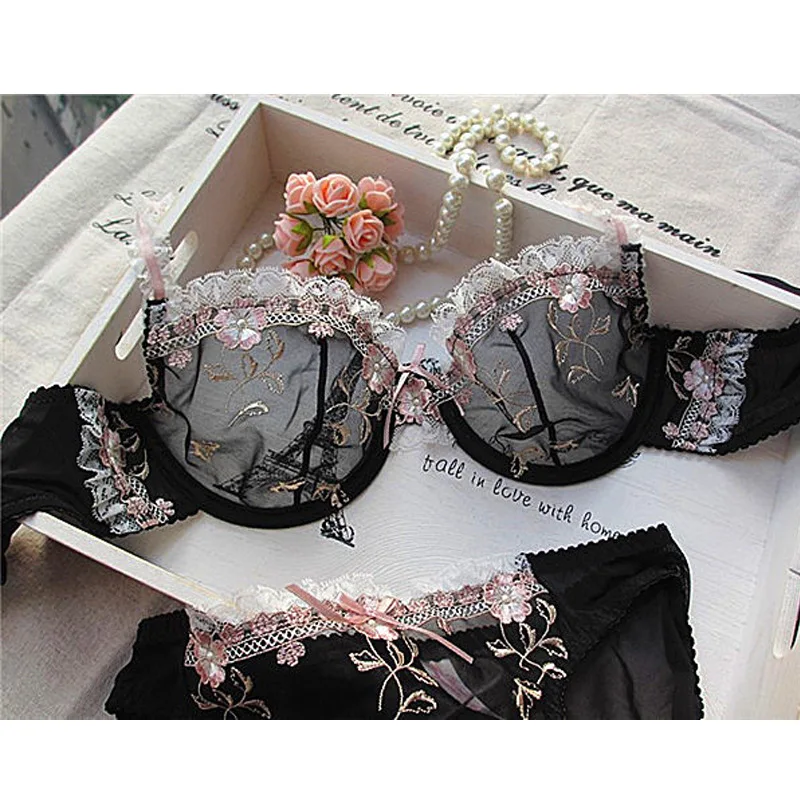 Embroidered hollow out sexy Exquisite Embroidery Lotus Pink Ultra-Thin Women\'s Sexy Transparent Lace Underwear Bra Lingerie Set