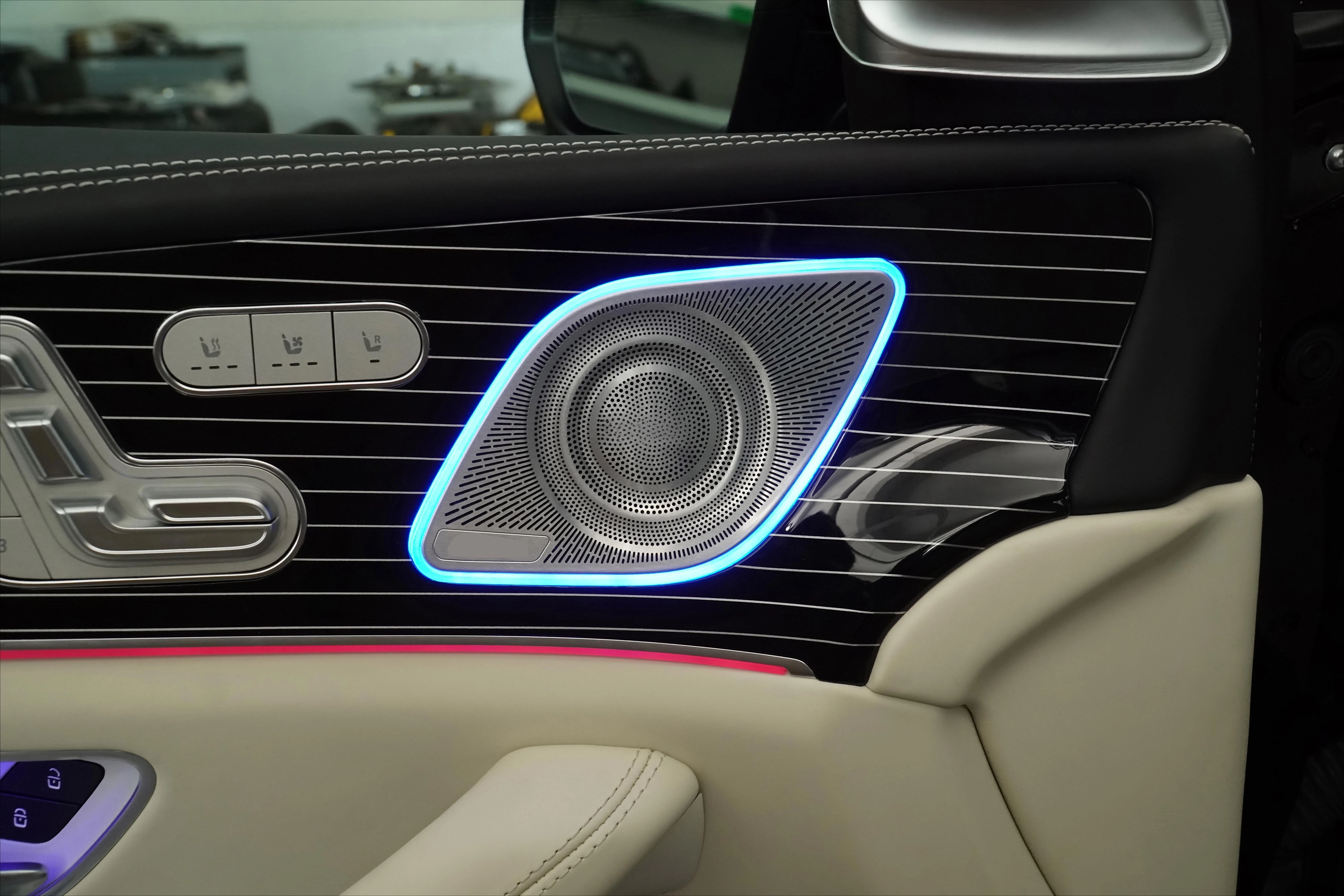 Picture 4: Suitable for GLE W166  Luminous Speaker