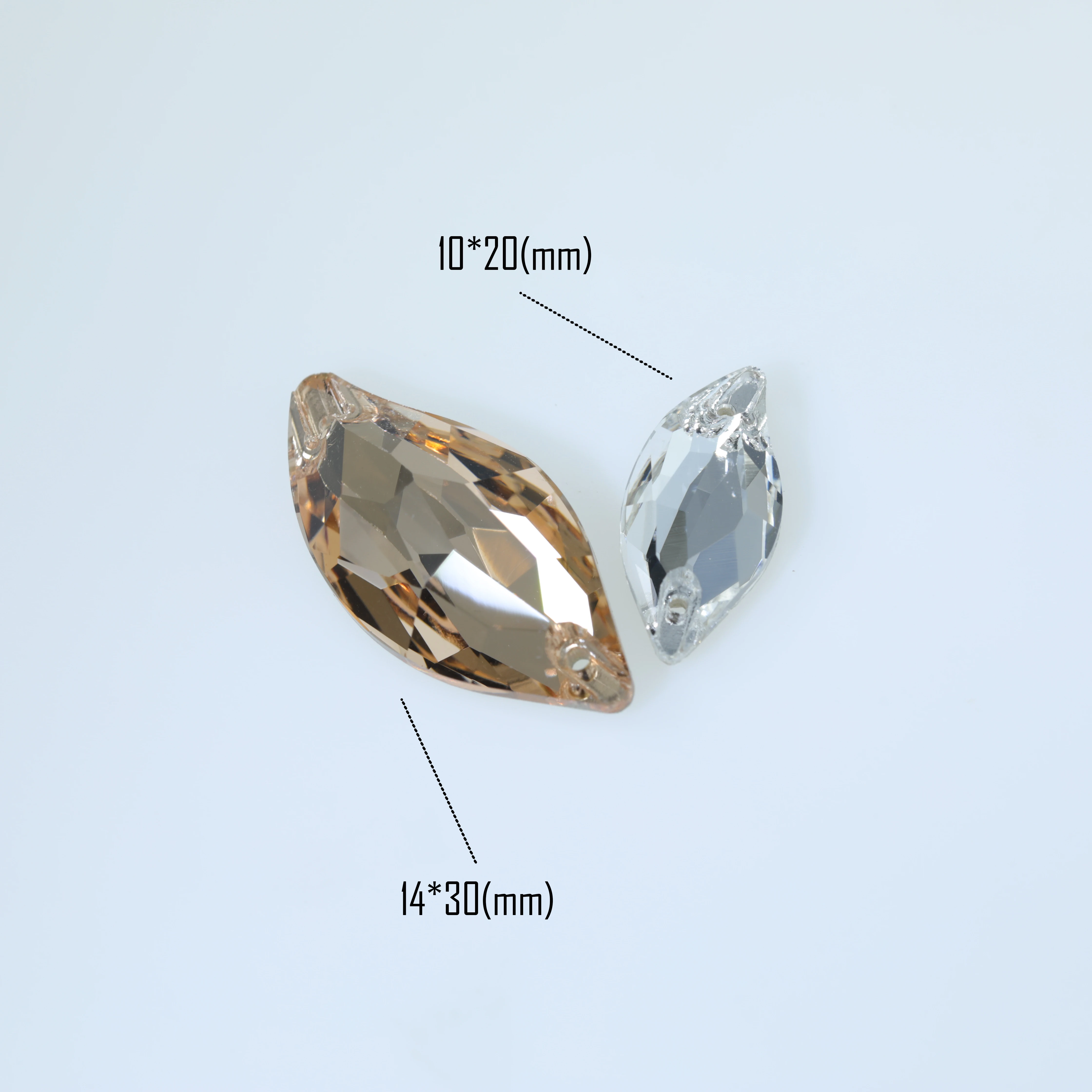 Diamantblatt-Aufnähstein in Normalfarbe. Verschiedene Farben von hochwertigen K9-Glasrhinestones mit flacher Rückseite für Kleidung und Taschen. – Detail 4