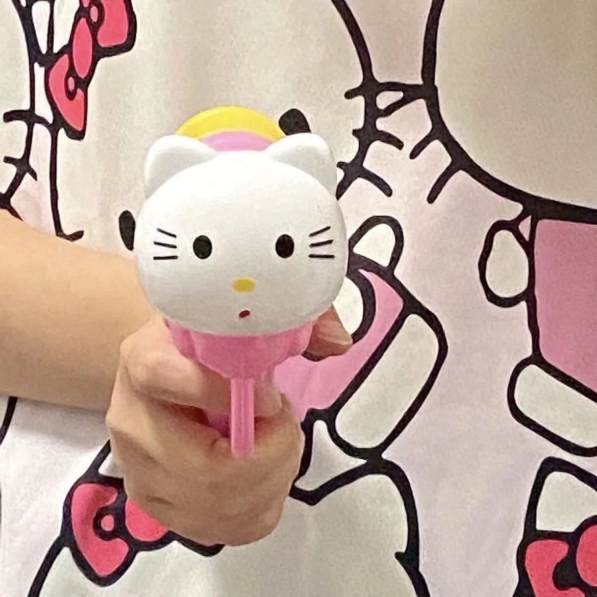 Sanrio Hello Kitty pistolet na wodę dla dzieci kreskówka słodka tryskająca zabawka na lato do łazienki na świeżym powietrzu Kawaii dla dzieci Squirt