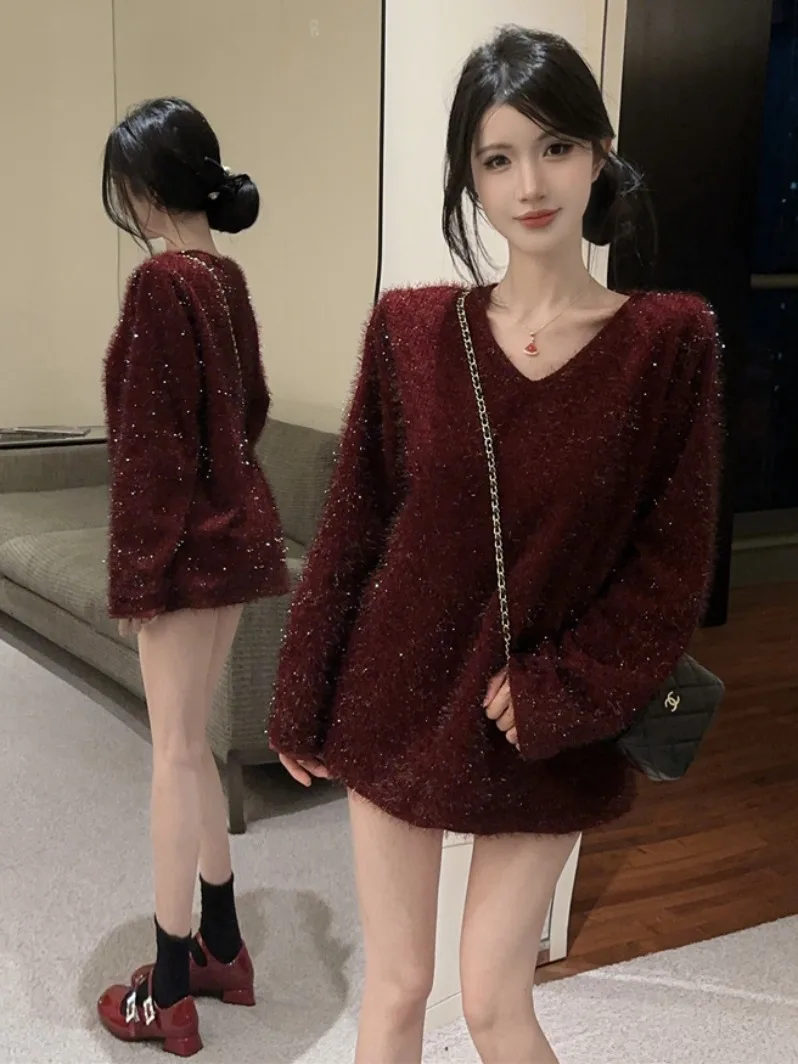 

Retro Red Long Knit Sweater V-Ne Gold Tead Loose Thiened iny Top for Women Mid-Length Commute Sle Winter Season