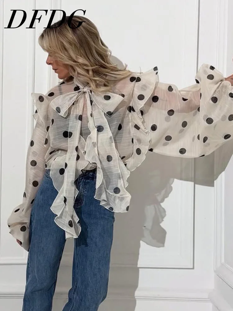 

Женская блузка DFDG 2026 весна-лето в горошек из прозрачного шифона с оборками, бантом на спине и расклешенными рукавами, милая повседневная рубашка