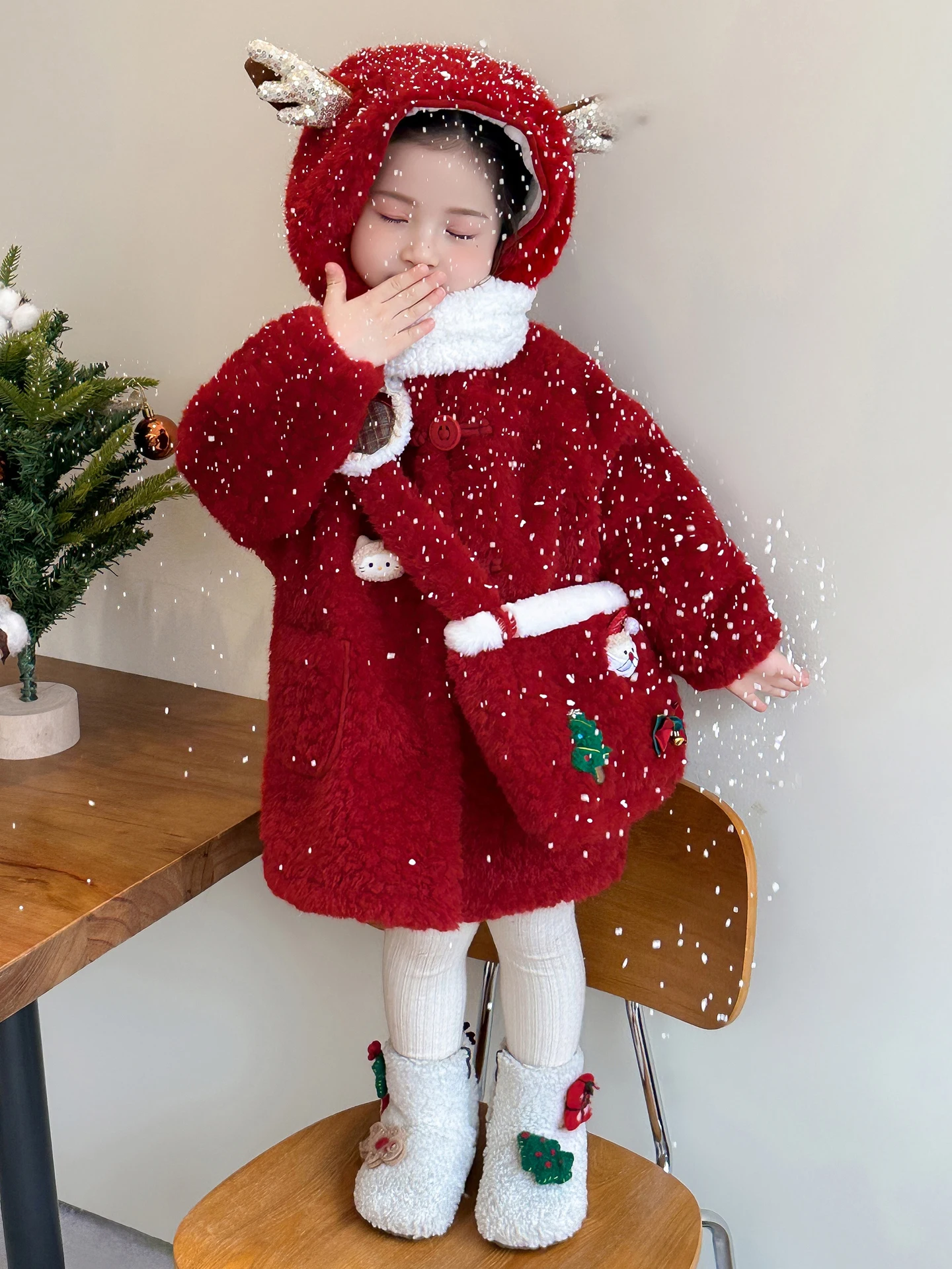 

Утепленное пальто средней длины из овечьего бархата для девочек, новогодняя теплая одежда, детский свитер, шерстяная верхняя одежда