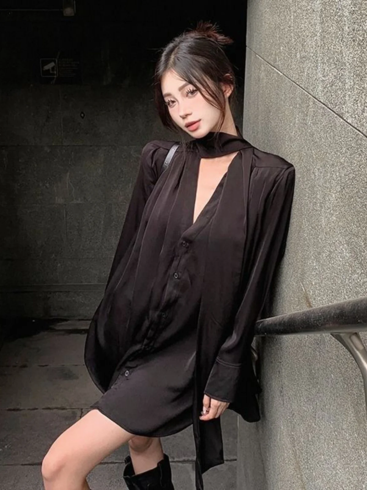 Camisas de manga comprida femininas cetim botão para baixo topos lanterna mangas neutra estilo namorado ajuste relaxado primavera confortável diariamente