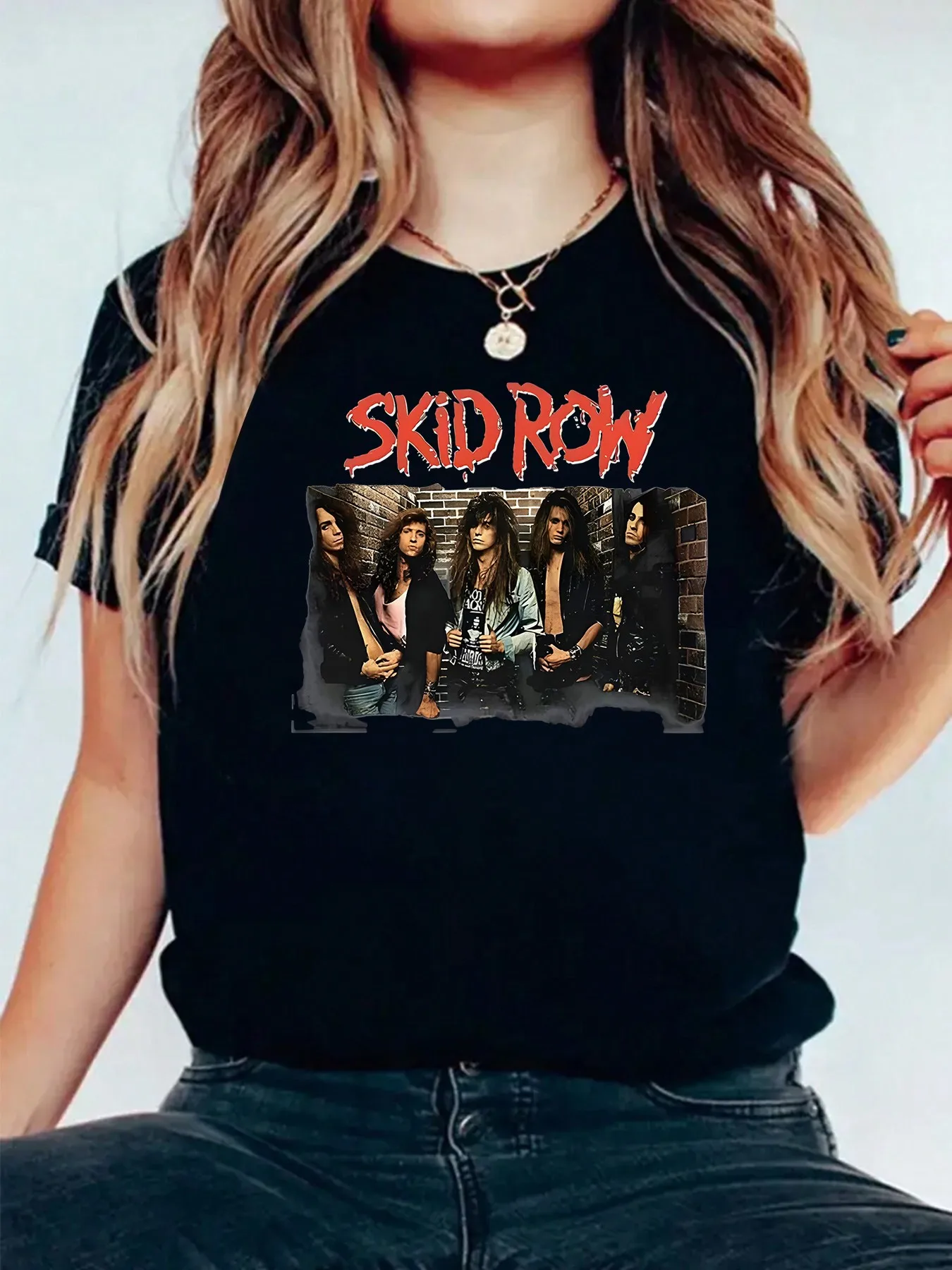 Camiseta gráfica de los miembros de la banda Skid Row, camiseta vintage de rock heavy metal para mujer, camiseta suave con cuello redondo para conciertos, gimnasio, ropa informal, mercancía oficial de la banda (negra), camisetas de bandas de rock, ropa informal urbana, ropa para conciertos, ropa informal duradera, tela transpirable