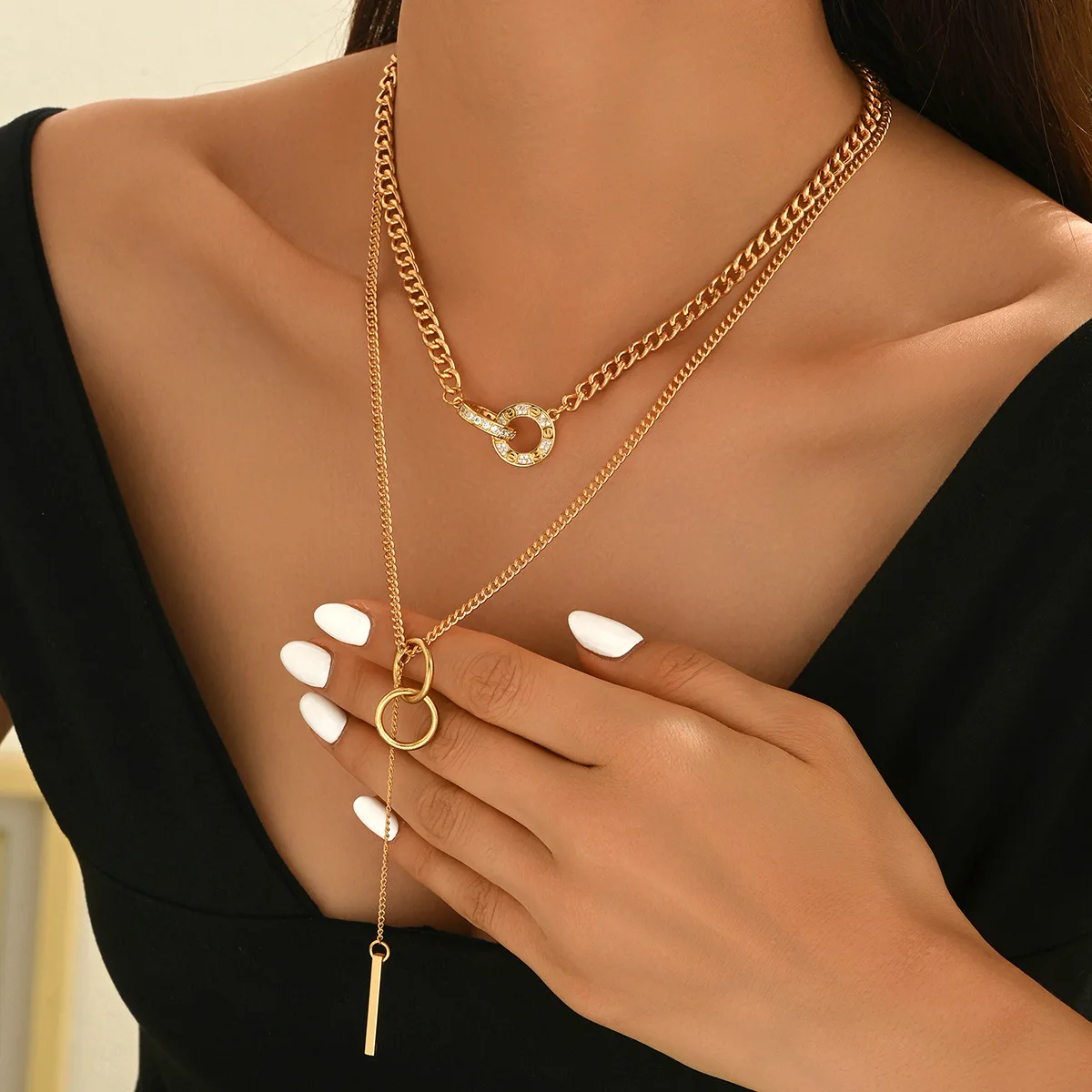 

Модный комплект многослойного ожерелья, шикарный кулон с кисточками, цепочка на ключицу из алмазного сплава, женские минималистичные украшения