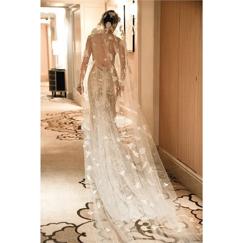 Bridal Veil Headpiece with Pearls and Lace,Featuring an Extra-Long Train Accessory