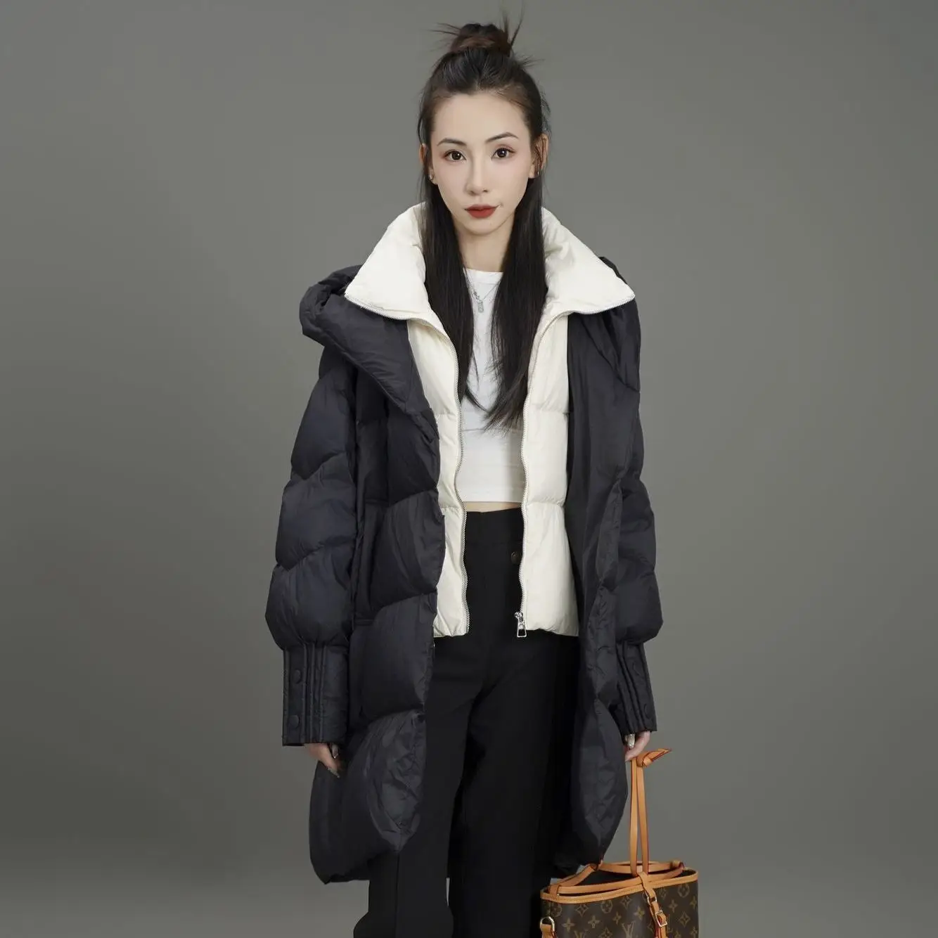 겨울 새 여성 다운 재킷 느슨한 통근자 후드 가짜 두 개의 거위 다운 재킷