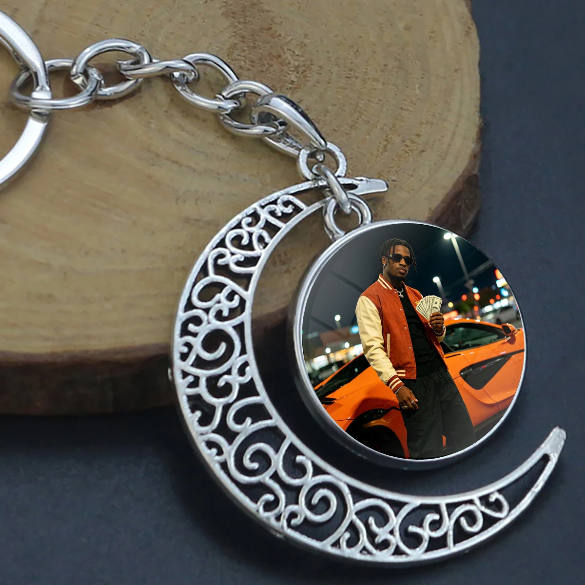 Personalisierter Foto-Halbmond-Schlüsselanhänger Individuelles Bild Metall-Schlüsselring Geschenk – Detail 3