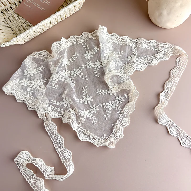 Soft Pastoral Floral Lace Triangle Scarf for Women Versatile Layering Hem Headband White Flower Hair Bandana Travel Gift