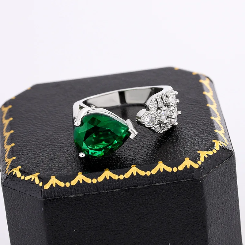 

Creative S925 Sterling Silver Irregular Oval Emerald Ring Women's Niche Design Gift Jewelry