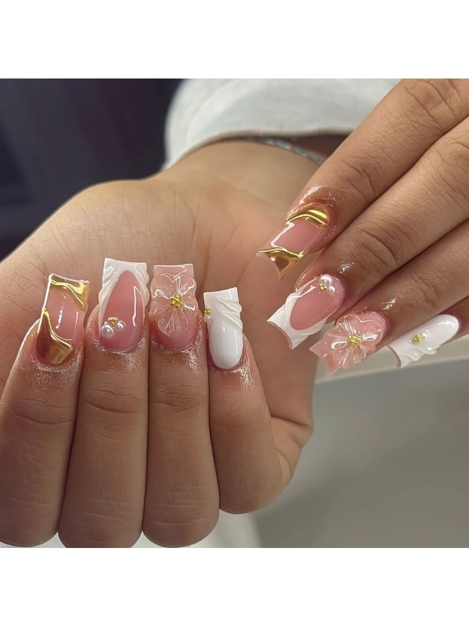 24 pièces élégant 3D blanc tournesol presse sur ongles ensemble doré français perle acrylique faux ongles réutilisable court carré artificiel ongles