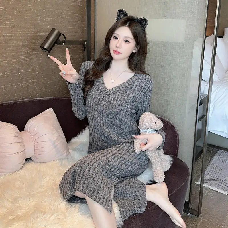 Spring Autumn New Loose Long Sleeved Mid Length V-Neck Nightgown with A Stylish Luxurious Feel Soft Comfort Home Wear Nightgown