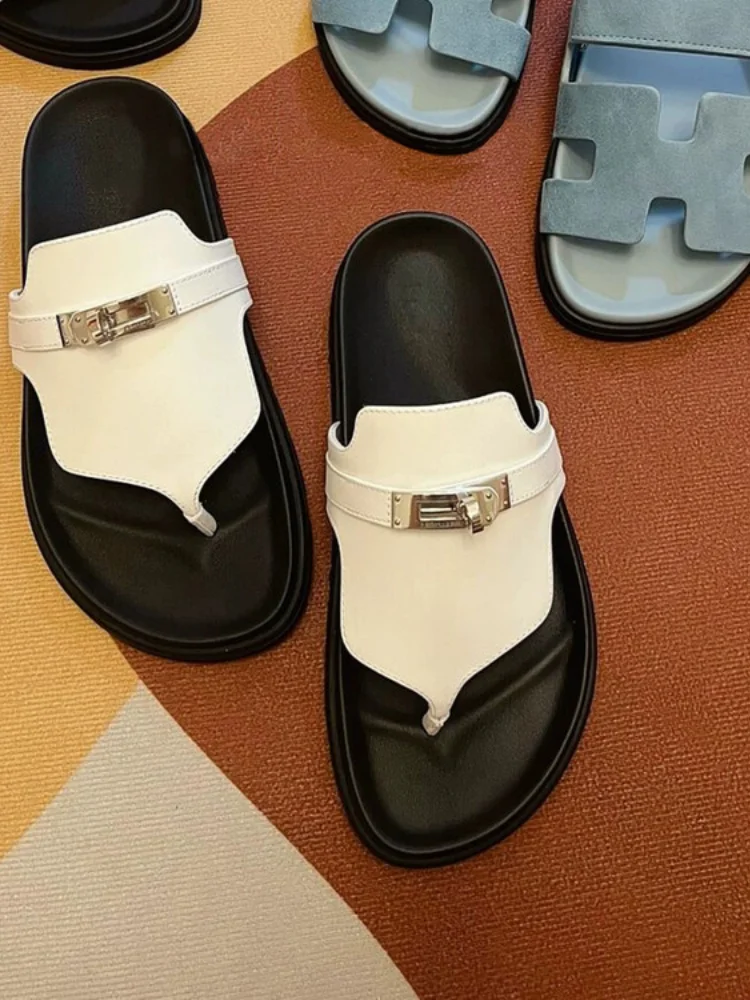 

2026 Summer British Style Metal Buckle Thong Sandals For Women Thick Platform Wide Strap Fashion Beach Slide Slippers
