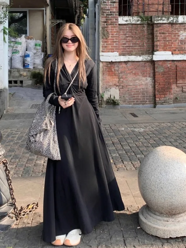 

Slimming Black Knitted Base Layer Hepburn Style Large Size Women's Dress Autumn Winter A-Line Long V-Neck Gown French Style